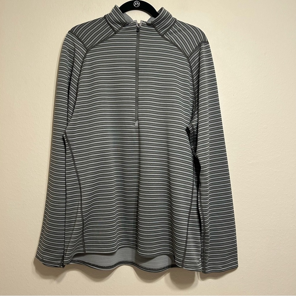 Patagonia Men's Capilene 3 Midweight Zip-Neck Gray Striped Size XL